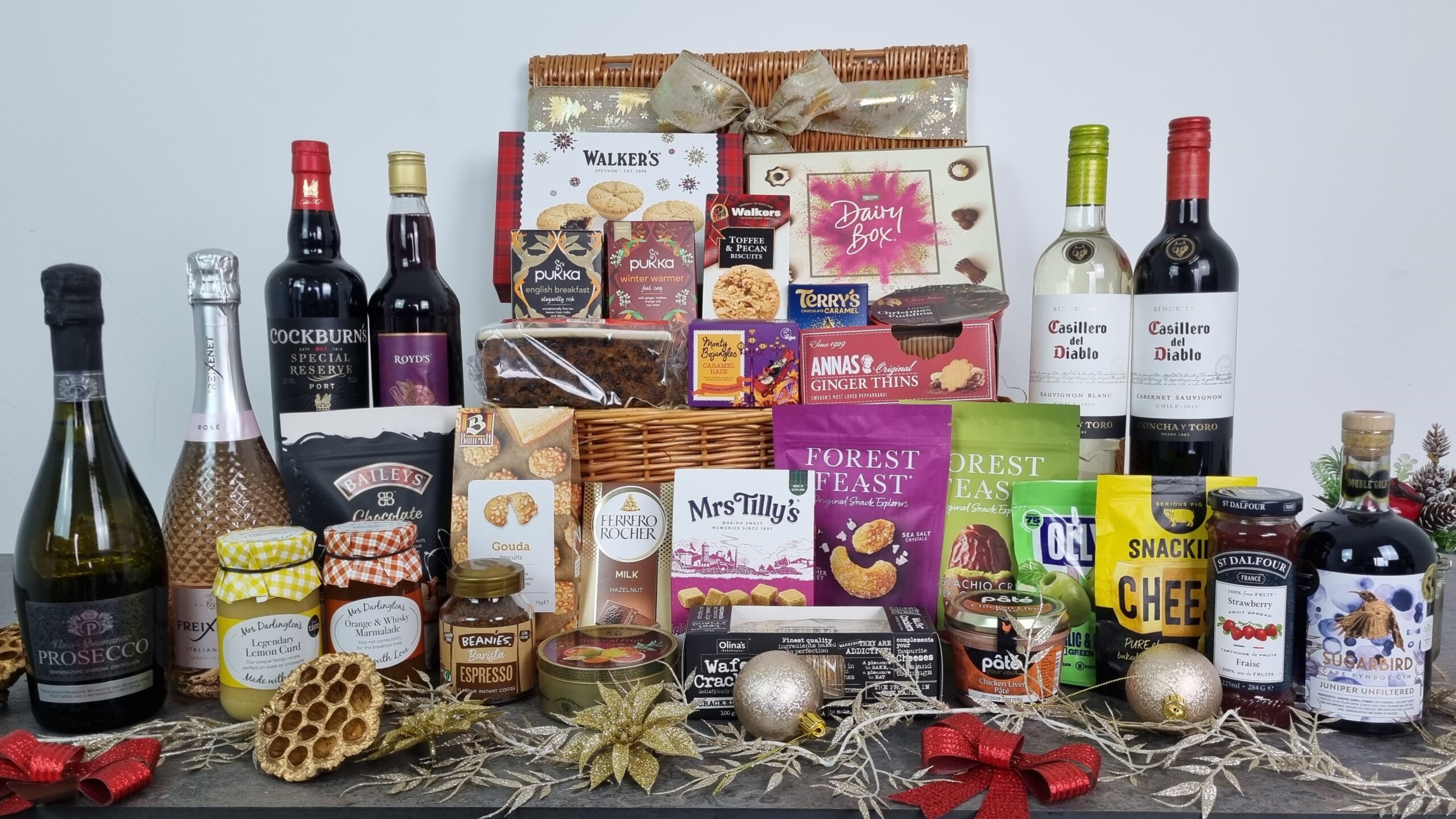 Supreme-Indulgence-Festive-Gift-Hamper