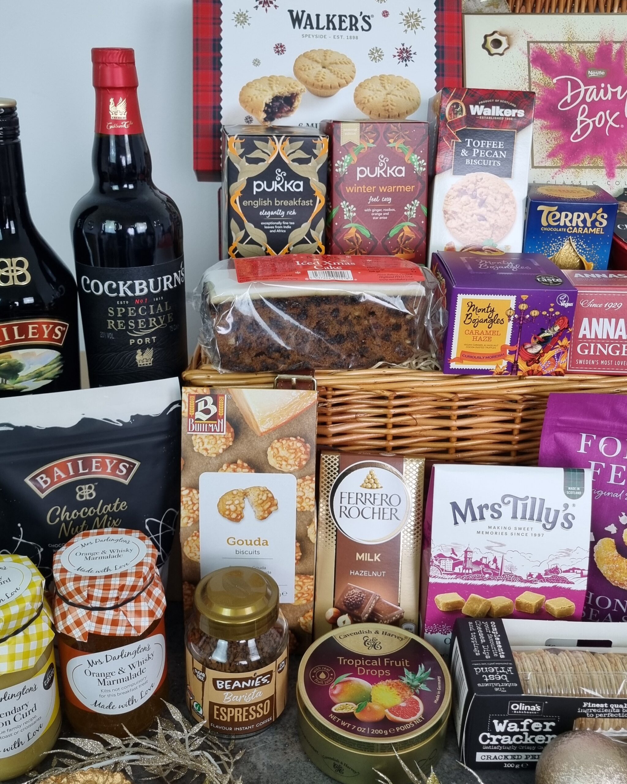 Supreme Indulgence Executive Hamper - Image 4