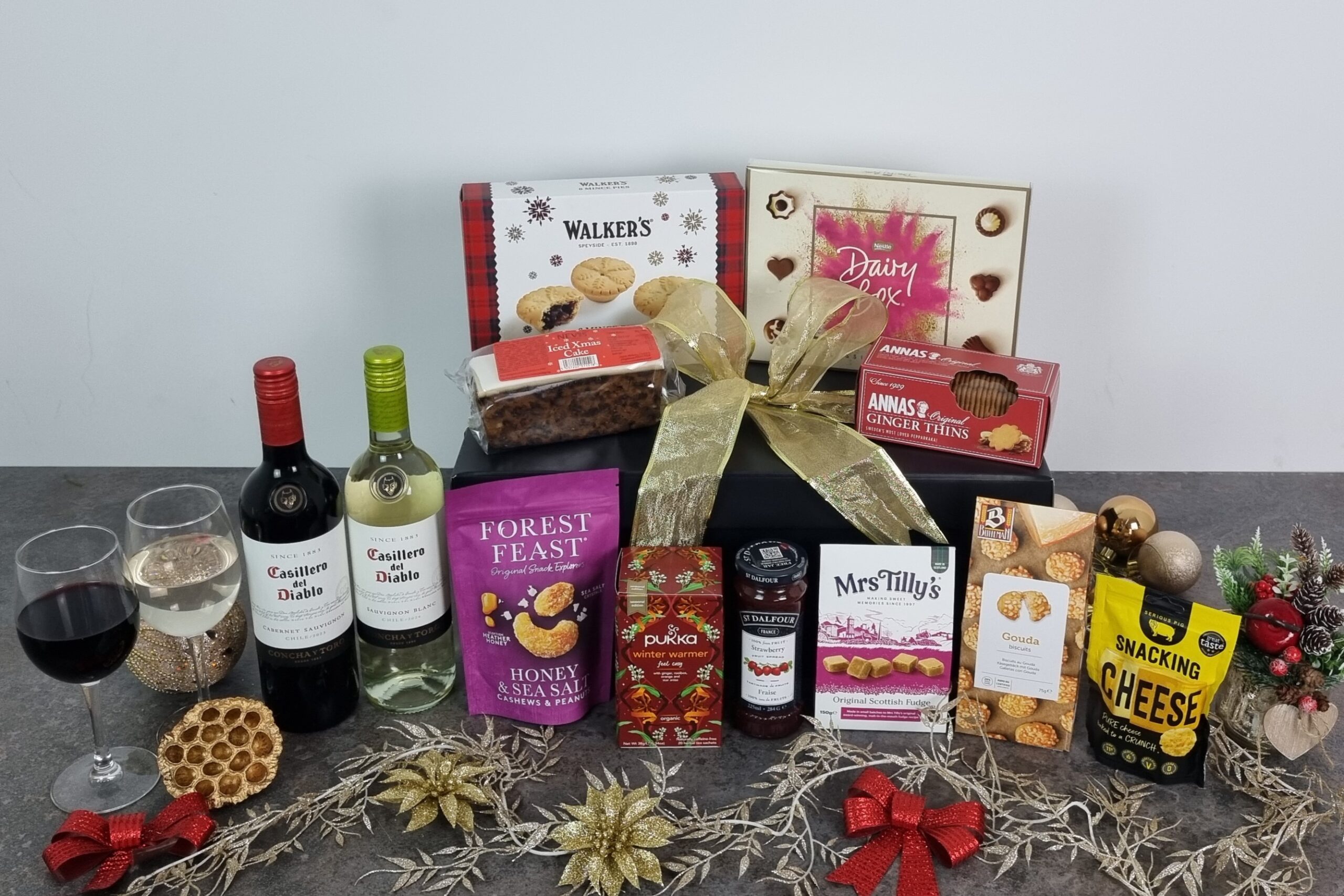 Winter Warmer Box Hamper with Red & White Wine - Image 2