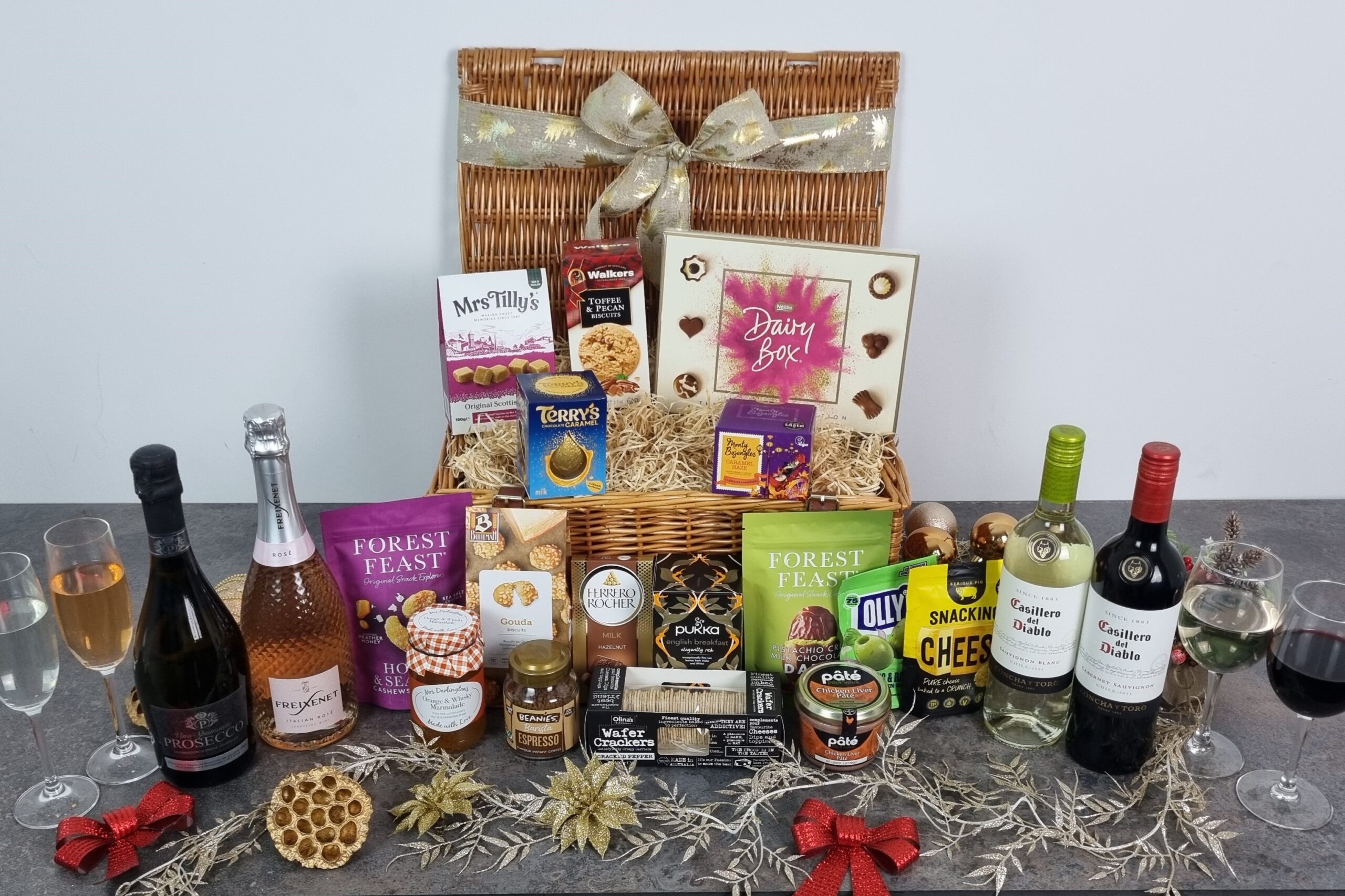 Luxury Indulgence Wine Gift Hamper - Image 2