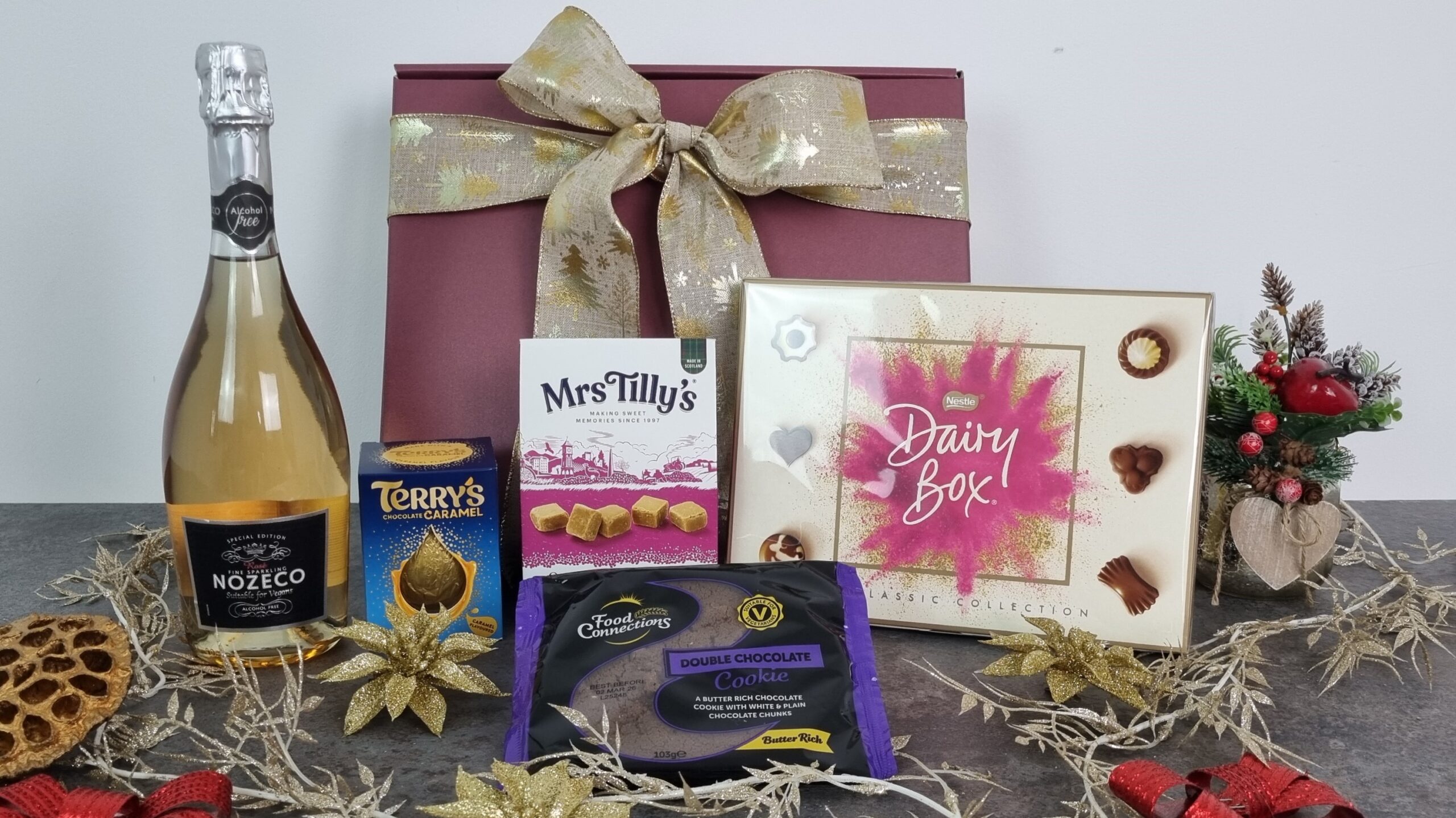 Tasty Treats Gift Box with Rosé Nozeco & Sweet Treats