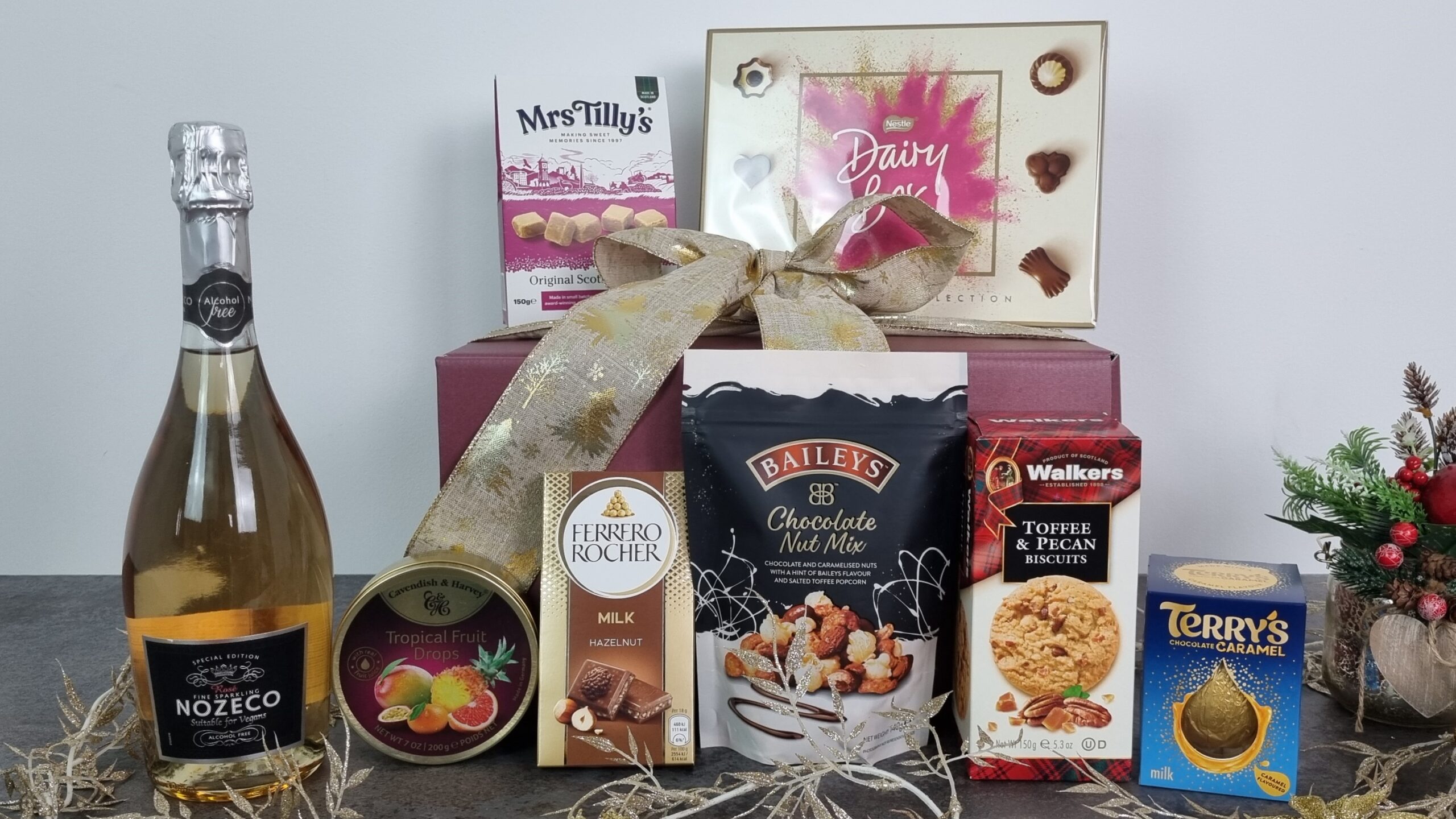 Gourmet Delights Gift Box with Rosé Nozeco & Sweet Treats